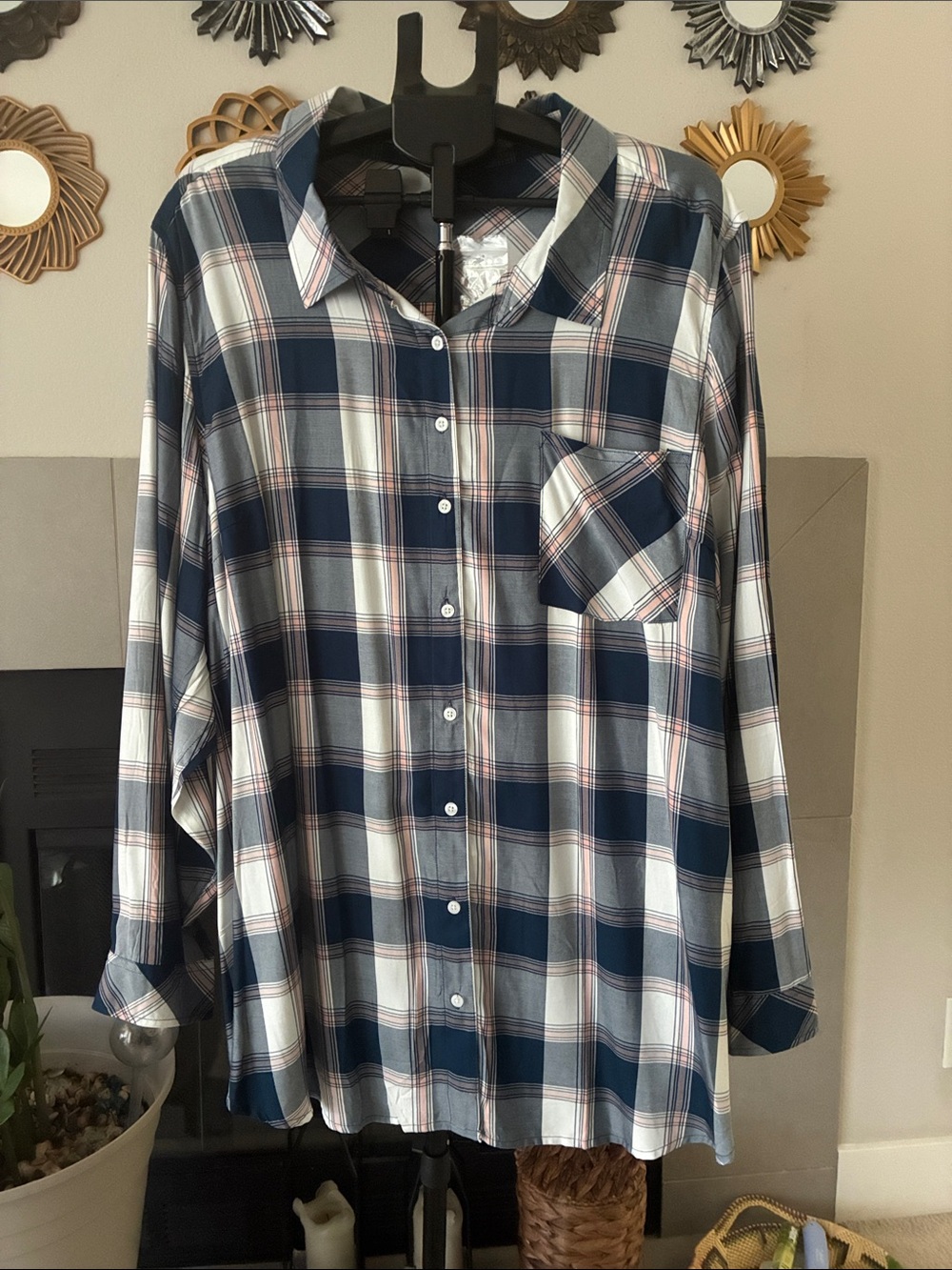 Torrid Women’s Navy and White Plaid Button-Up Shirt